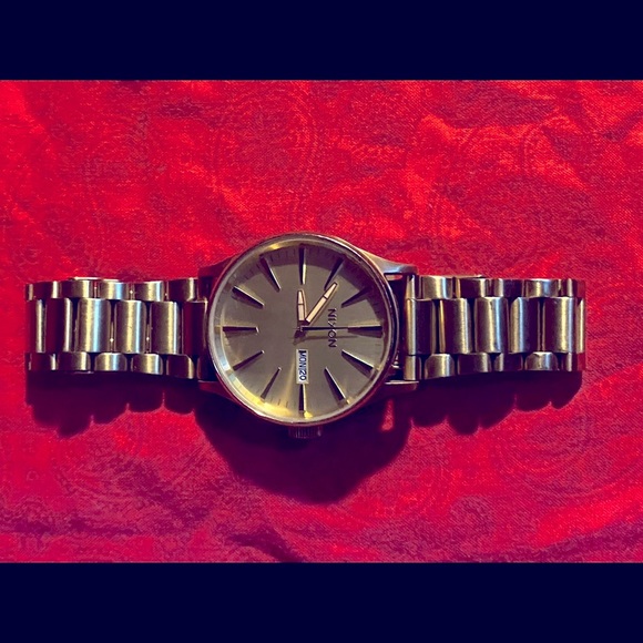 Gold Nixon Sentry SS Watch - Picture 3 of 6